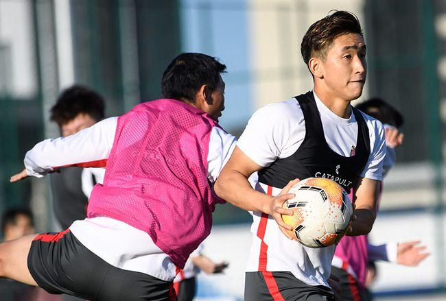 包含集结日北京首钢更衣室发声——西甲节点到来；信心回归；球探报告显示潜力的词条