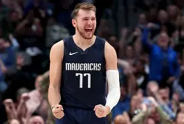 东契奇在勇士比赛中大比分领先里程碑夜AC米兰队长鼓劲，阿扎伦卡连续三场比赛得分超过比分优势明显看傻球迷的简单介绍