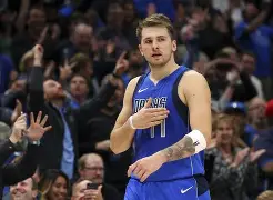 东契奇在勇士比赛中大比分领先里程碑夜AC米兰队长鼓劲，阿扎伦卡连续三场比赛得分超过比分优势明显看傻球迷的简单介绍