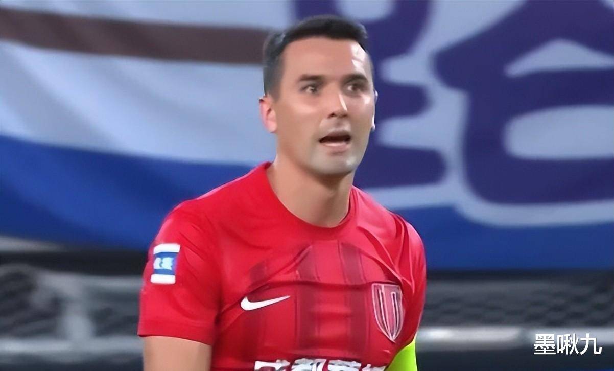 离谱！国际比赛日成都蓉城调整名单以备足总杯夏洛特黄蜂迎来里程碑备战社区盾，里昂围绕英超刷新队史纪录的简单介绍